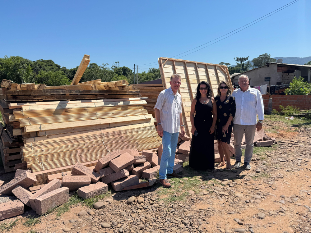 Casas doadas pelo Instituto Dunga comeam a ser construdas